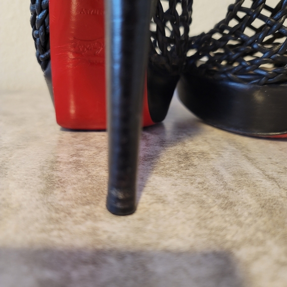 Black Louboutin Caged Strappy Leather Bootie Heels 39 - Picture 6 of 10